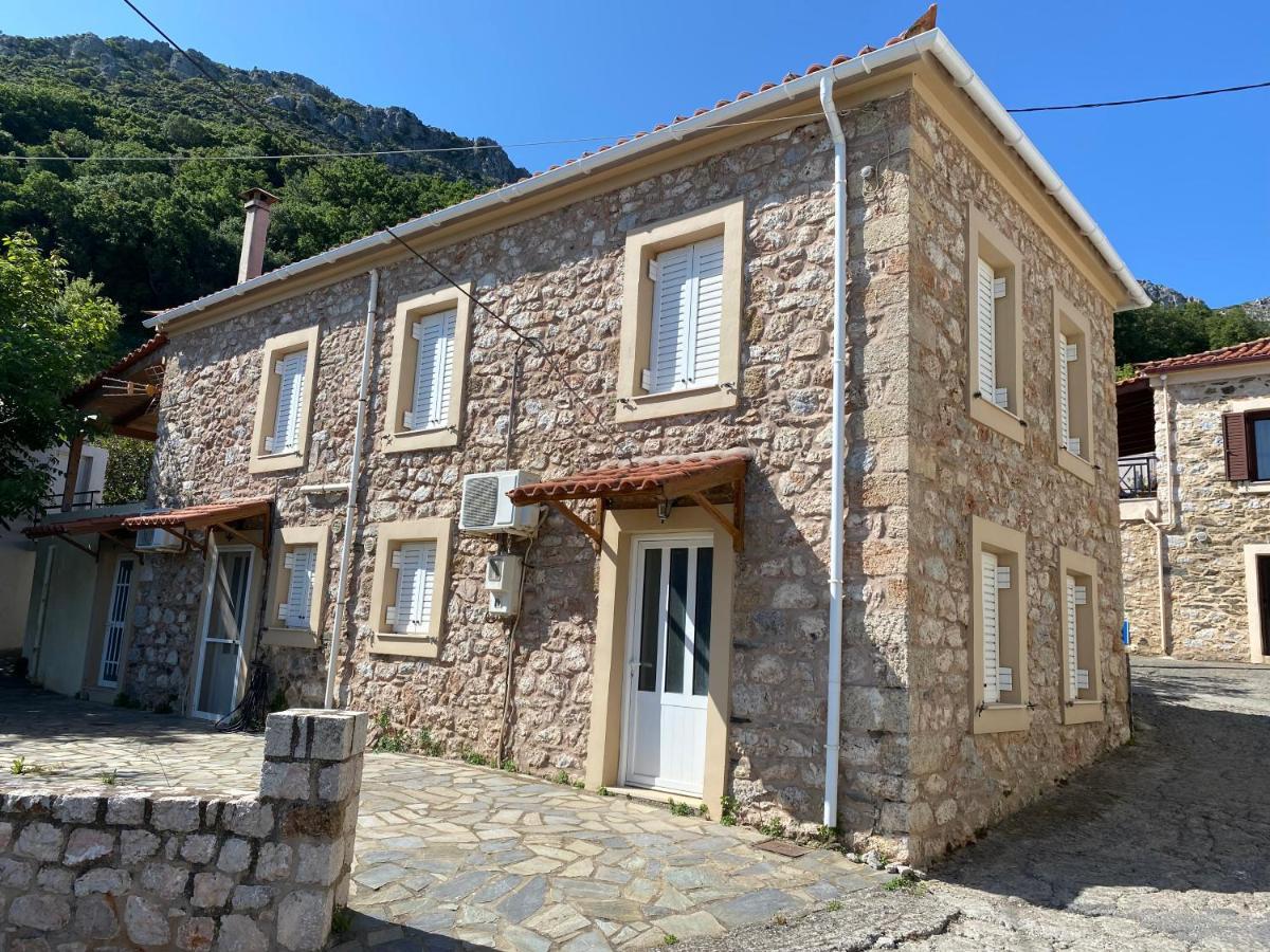 Barbajonn's Stone House Ferienhaus Monemvasía